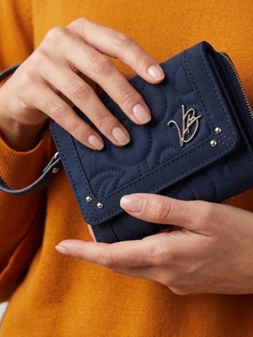 🆕 Vera Bradley Quilted Wristlet Wallet